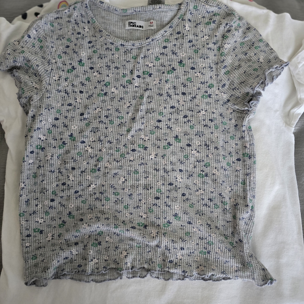 Girls 5 Tops Good Condition Size 8-10